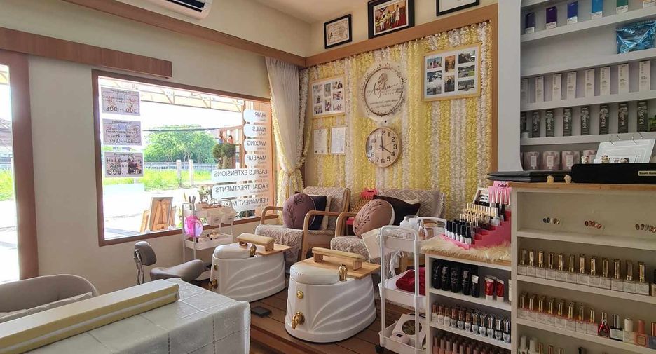 Gewerbefläche zum Kauf mit 3 Zimmer in Bang Lamung, Chonburi