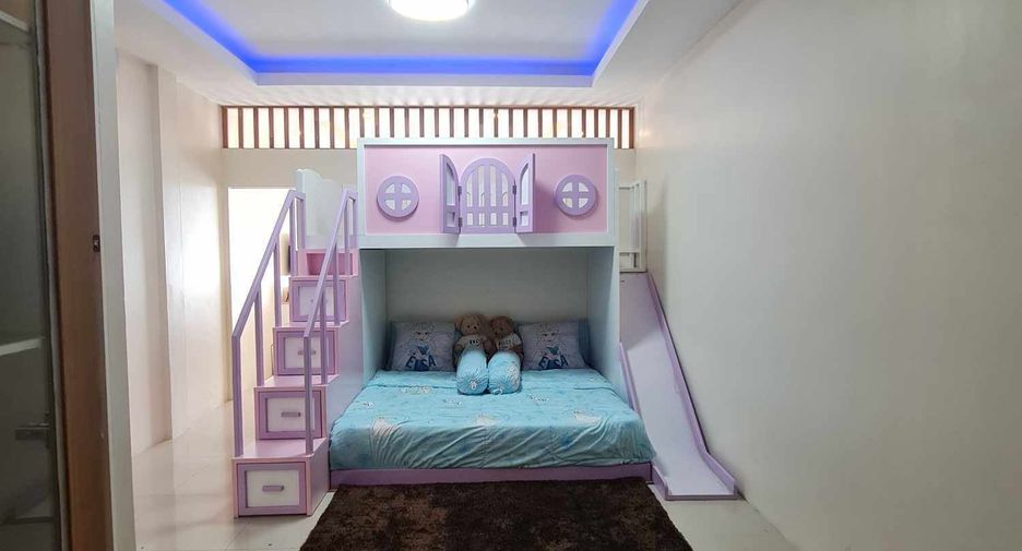 Gewerbefläche zum Kauf mit 3 Zimmer in Bang Lamung, Chonburi