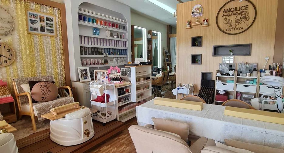 Gewerbefläche zum Kauf mit 3 Zimmer in Bang Lamung, Chonburi