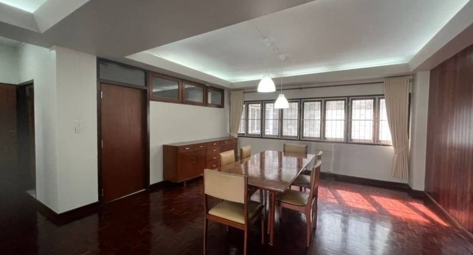 For rent 3 bedrooms apartment in Watthana, Bangkok
