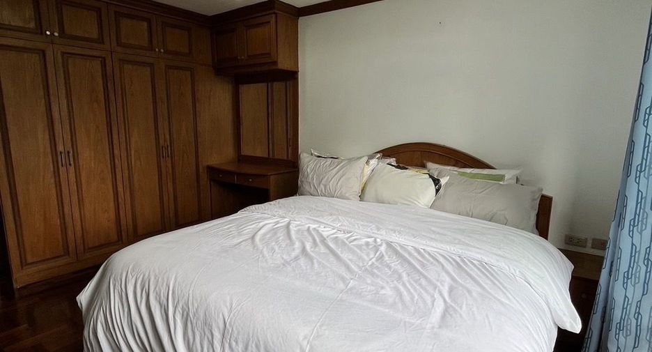 For rent 2 bedrooms condo in Watthana, Bangkok