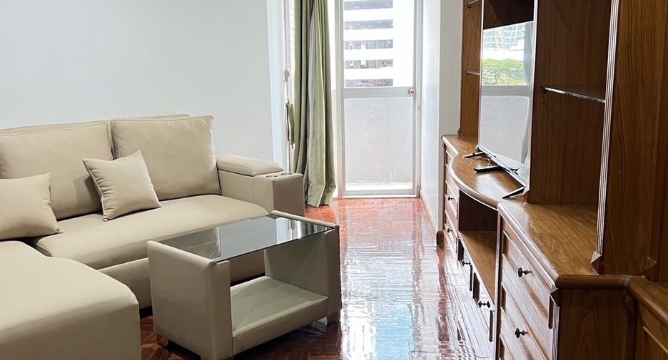 For rent 2 bedrooms condo in Watthana, Bangkok