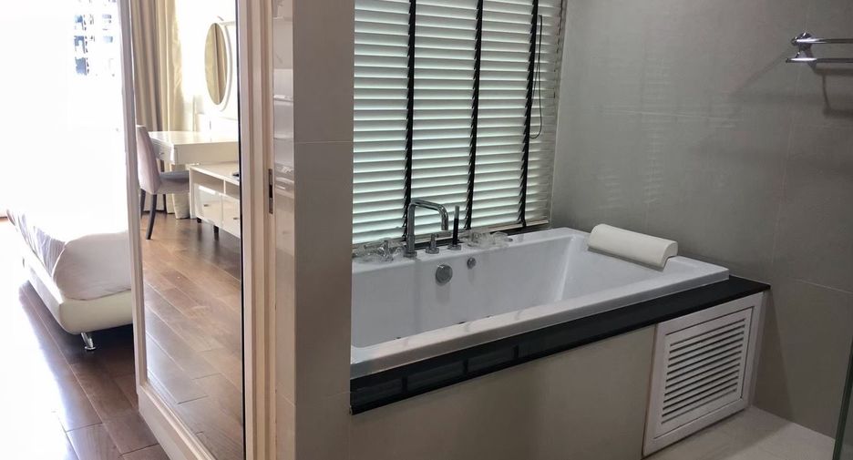 For rent 1 bed condo in Pathum Wan, Bangkok