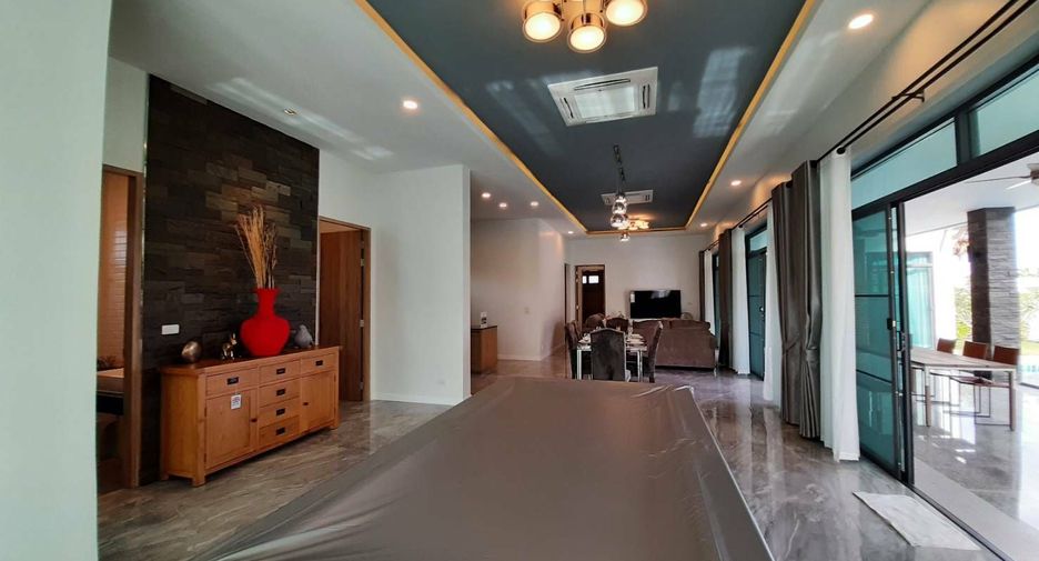 For sale 3 ベッドルーム villa in Cha Am, Phetchaburi