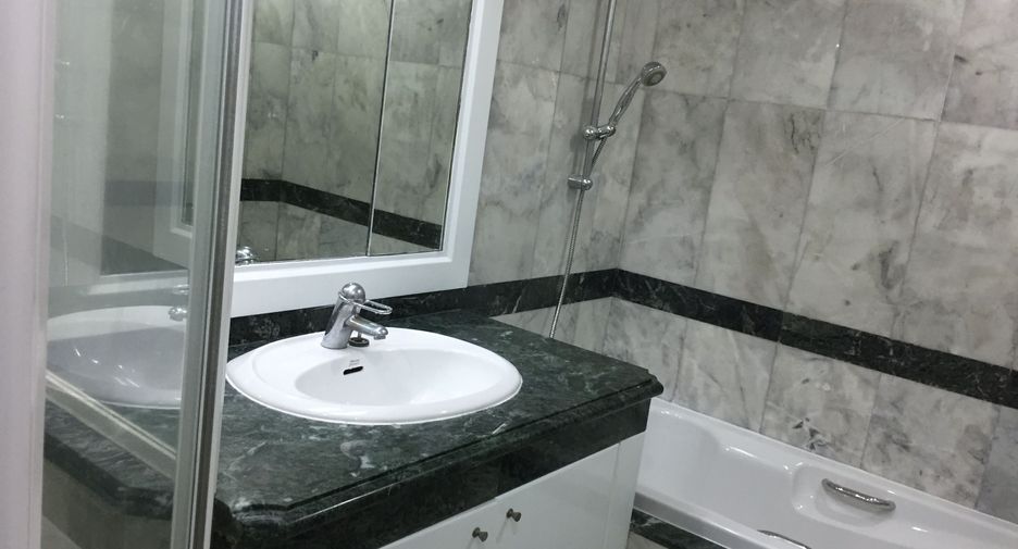 For sale and for rent 2 bedrooms condo in Pathum Wan, Bangkok