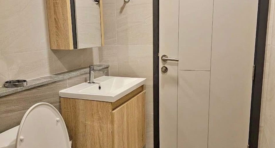 For rent 1 bed condo in Huai Khwang, Bangkok
