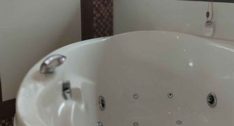 Villa zum Kauf und zur Miete mit 4 Zimmer in Bang Lamung, Chonburi