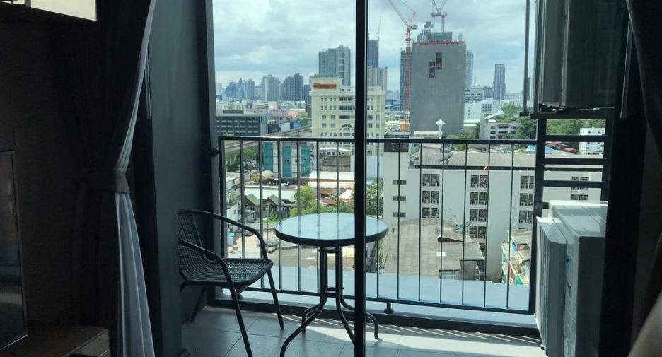 For rent 2 bedrooms condo in Phra Khanong, Bangkok