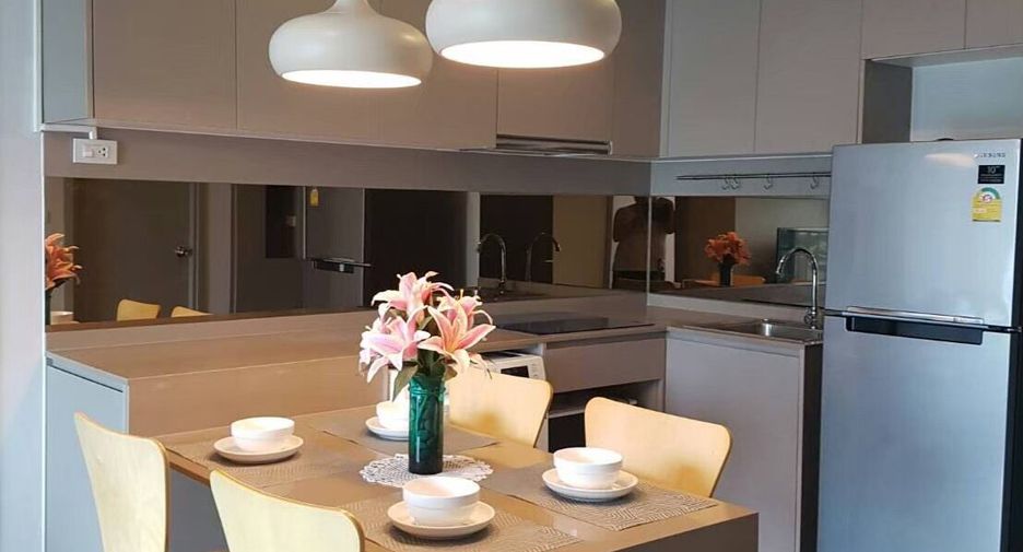 For rent 2 bedrooms condo in Phra Khanong, Bangkok