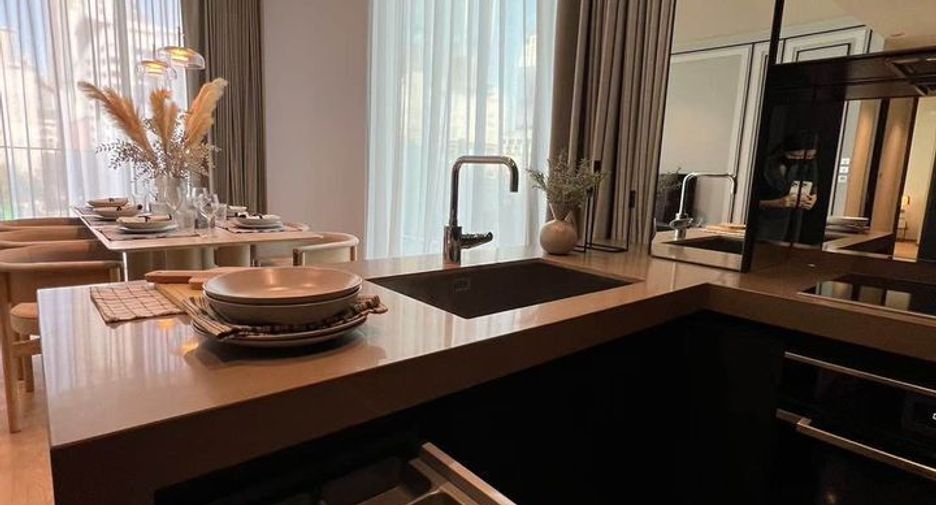 For rent 2 bedrooms condo in Pathum Wan, Bangkok