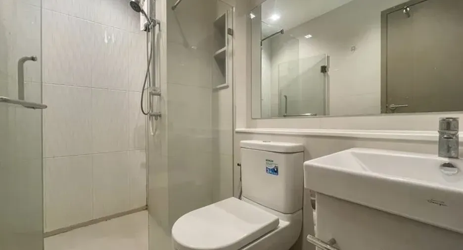 For rent 1 bed condo in Huai Khwang, Bangkok