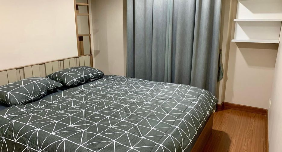 For rent 2 bedrooms condo in Huai Khwang, Bangkok