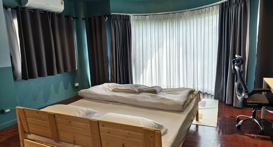 Reihenhaus zur Miete mit 5 Zimmer in Watthana, Bangkok