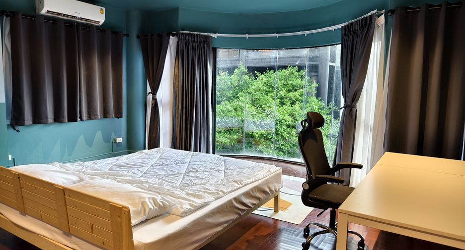 Reihenhaus zur Miete mit 5 Zimmer in Watthana, Bangkok