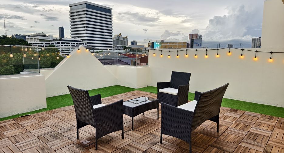 Reihenhaus zur Miete mit 5 Zimmer in Watthana, Bangkok
