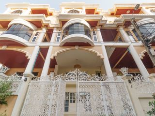Reihenhaus zur Miete mit 5 Zimmer in Watthana, Bangkok