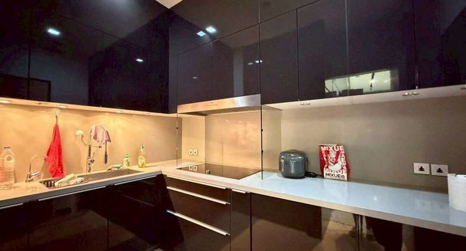 ขาย 2 ห้องนอน คอนโด ใน สาทร, กรุงเทพฯ