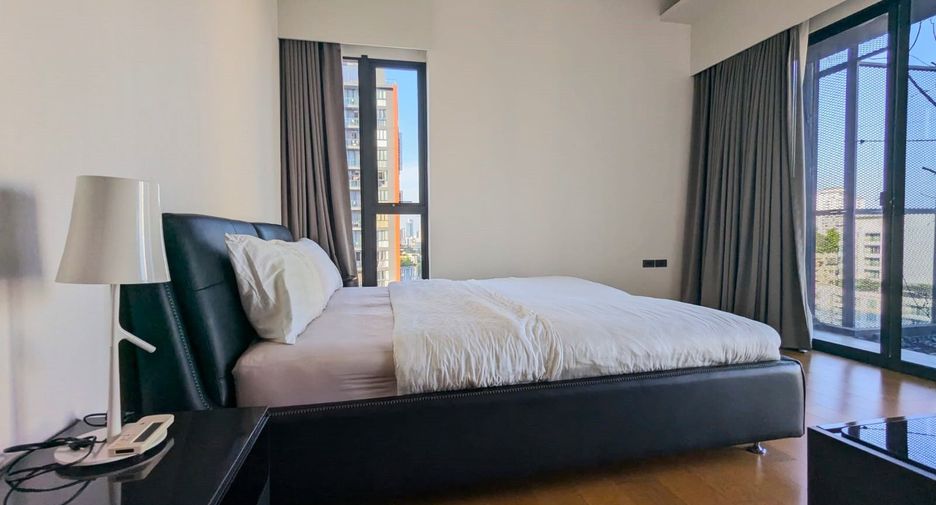 For sale 2 bedrooms condo in Watthana, Bangkok
