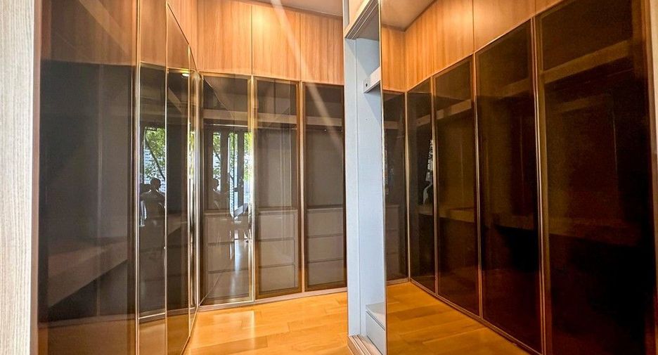 For sale 2 bedrooms condo in Watthana, Bangkok