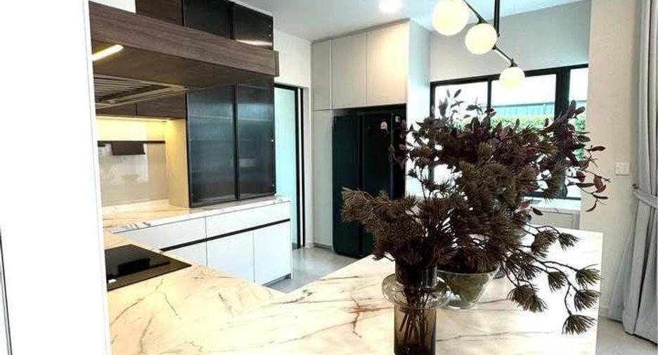 Casa en alquiler de 4 habitaciones en Bang Phli, Samut Prakan