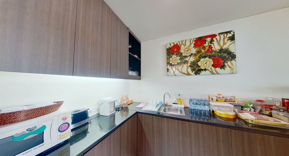 For sale 2 bedrooms condo in Khlong Toei, Bangkok