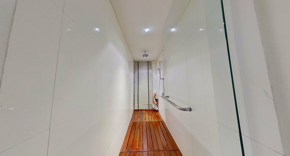 For sale 2 bedrooms condo in Khlong Toei, Bangkok