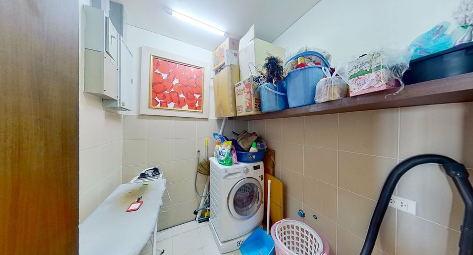For sale 2 bedrooms condo in Khlong Toei, Bangkok
