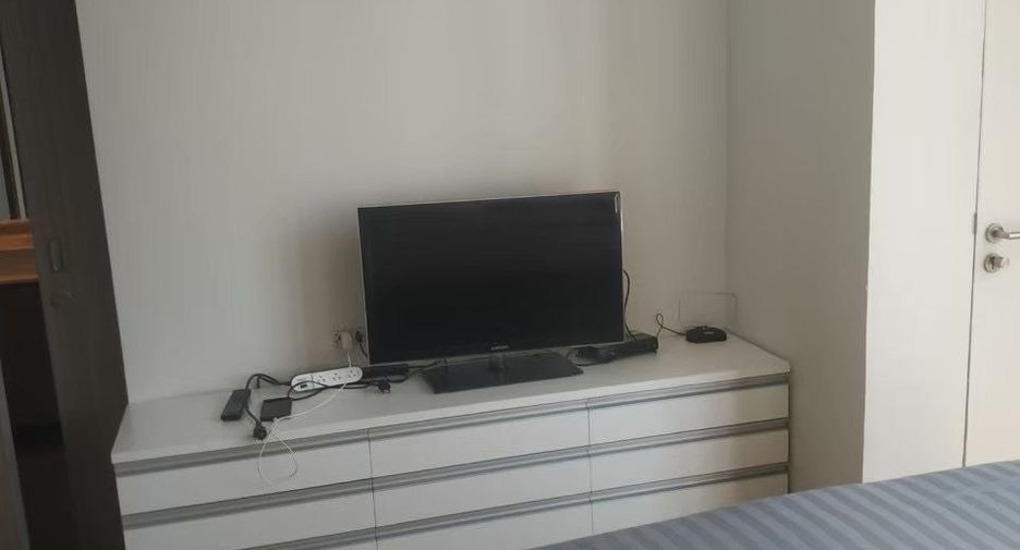 For rent 3 bedrooms condo in Watthana, Bangkok