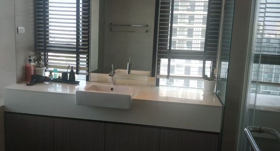 For rent 3 bedrooms condo in Watthana, Bangkok