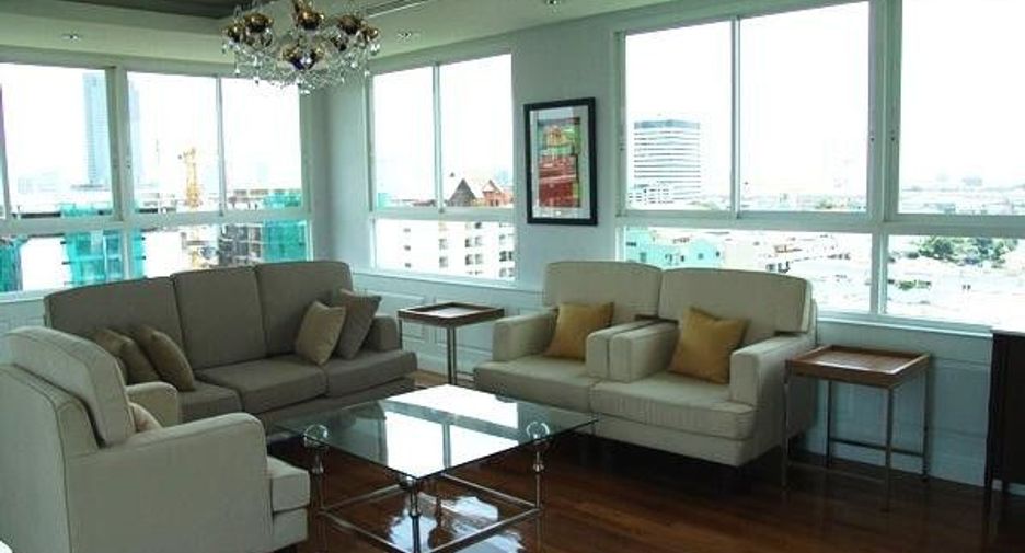 For rent 2 bedrooms condo in Watthana, Bangkok