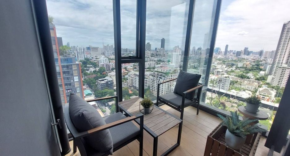 For rent 3 bedrooms condo in Watthana, Bangkok