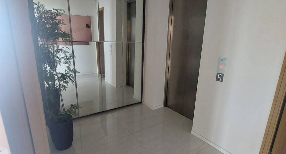 For rent 3 bedrooms condo in Watthana, Bangkok