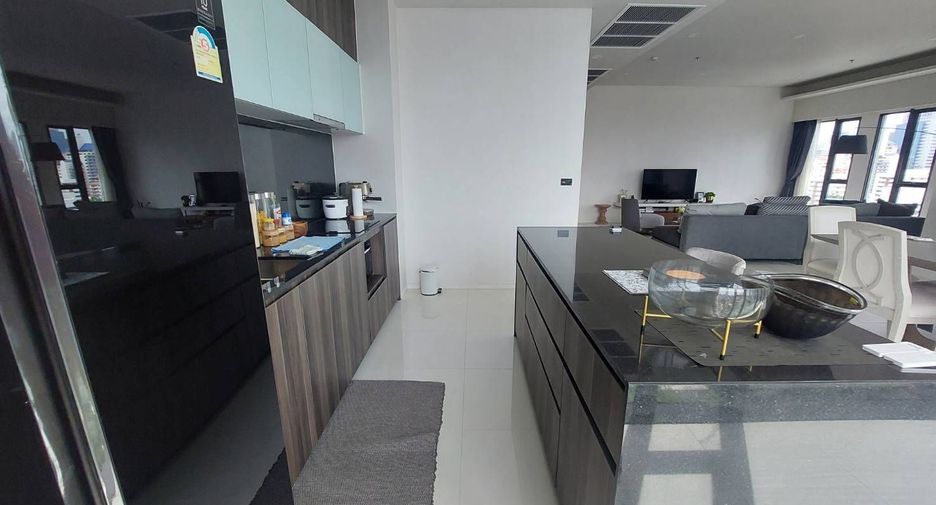 For rent 3 bedrooms condo in Watthana, Bangkok