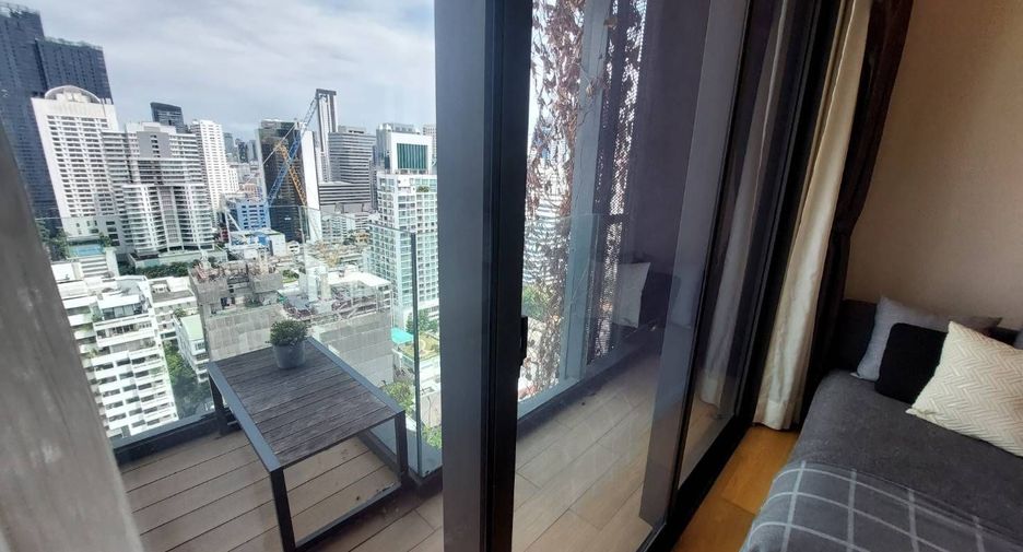 For rent 3 bedrooms condo in Watthana, Bangkok