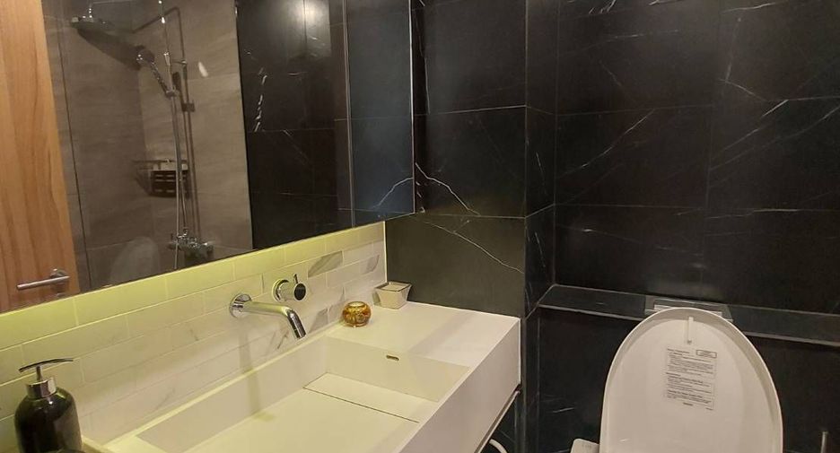 For rent 3 bedrooms condo in Watthana, Bangkok
