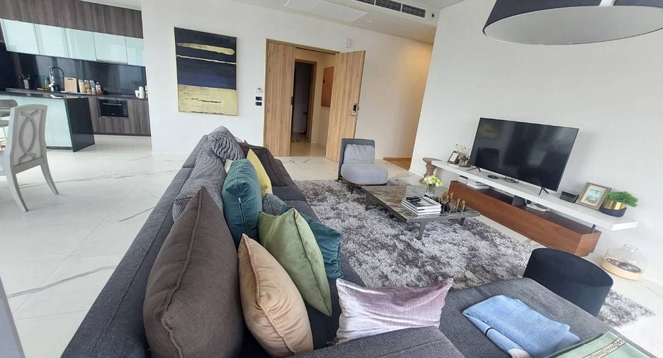 For rent 3 bedrooms condo in Watthana, Bangkok