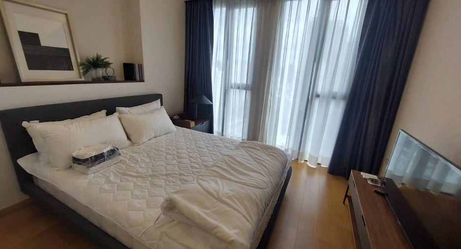 For rent 3 bedrooms condo in Watthana, Bangkok