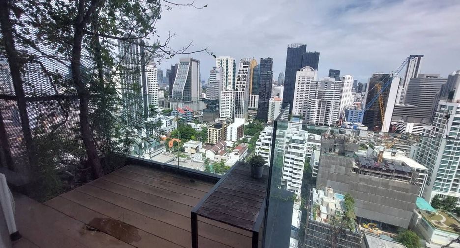 For rent 3 bedrooms condo in Watthana, Bangkok