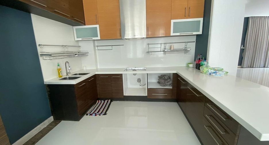 For sale and for rent 5 bedrooms house in Prawet, Bangkok