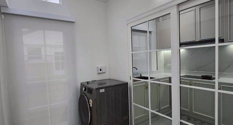 For rent 4 bedrooms house in Mueang Samut Prakan, Samut Prakan