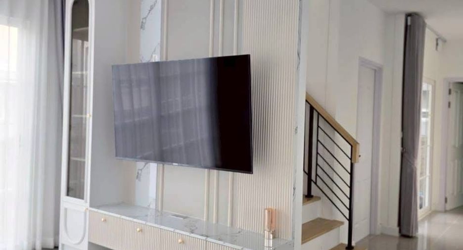 For rent 4 bedrooms house in Mueang Samut Prakan, Samut Prakan