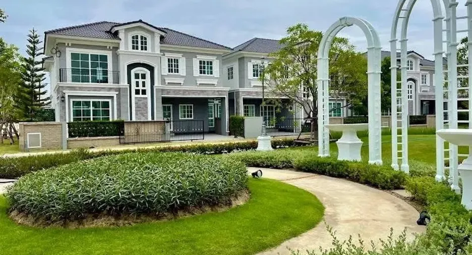 For rent 4 bedrooms house in Mueang Samut Prakan, Samut Prakan