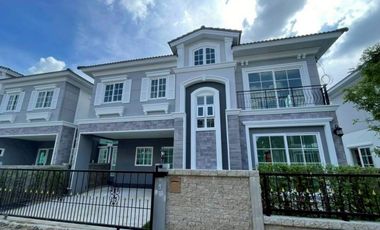À louer 4 chambres maison à Mueang Samut Prakan, Samut Prakan