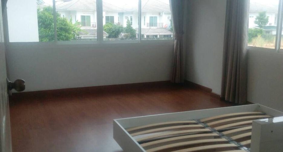 Haus zum Kauf mit 3 Zimmer in Si Racha, Chonburi