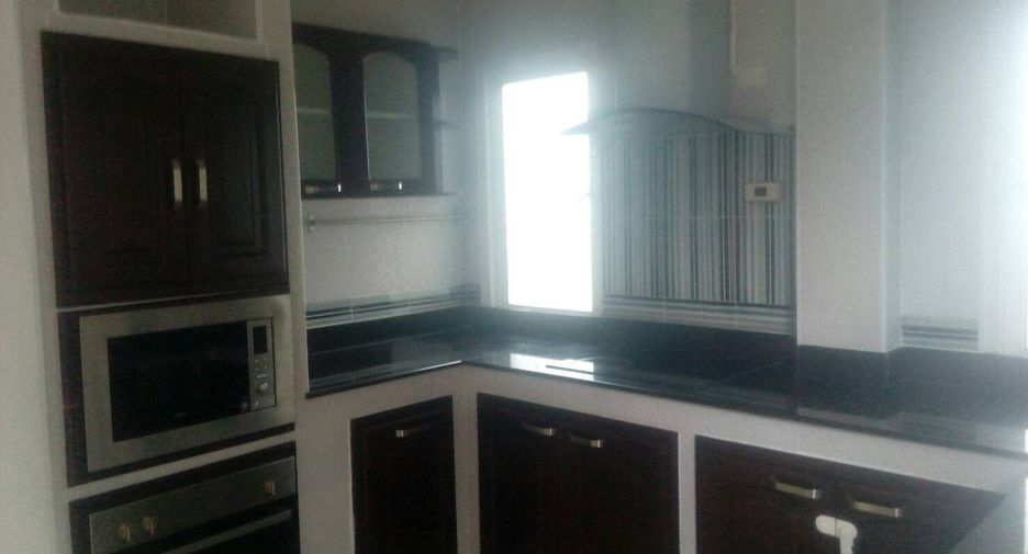 Haus zum Kauf mit 3 Zimmer in Si Racha, Chonburi