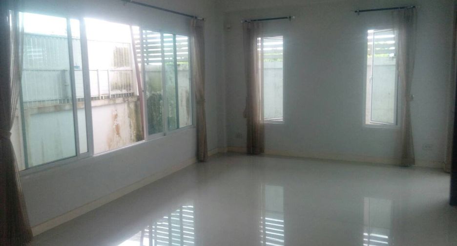 Haus zum Kauf mit 3 Zimmer in Si Racha, Chonburi