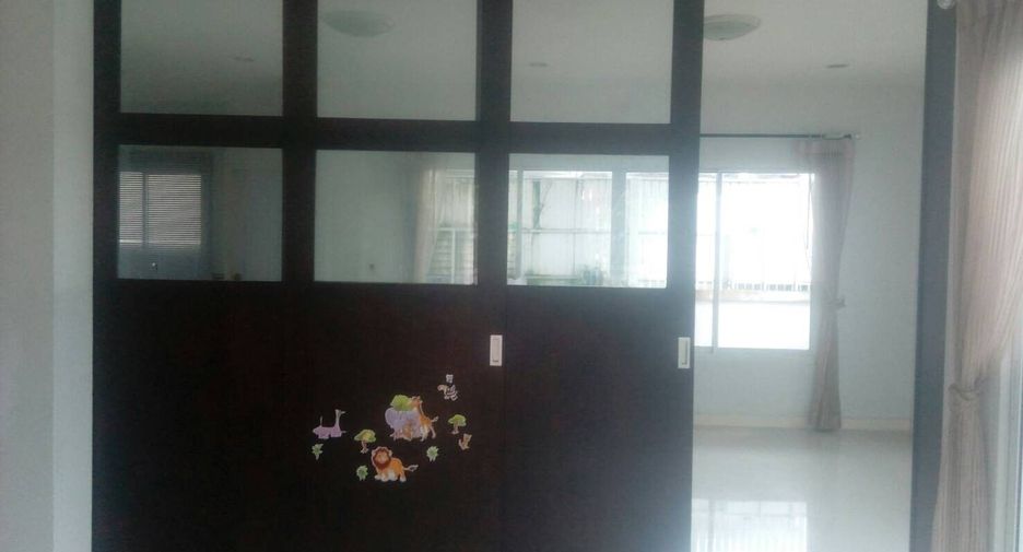 Haus zum Kauf mit 3 Zimmer in Si Racha, Chonburi