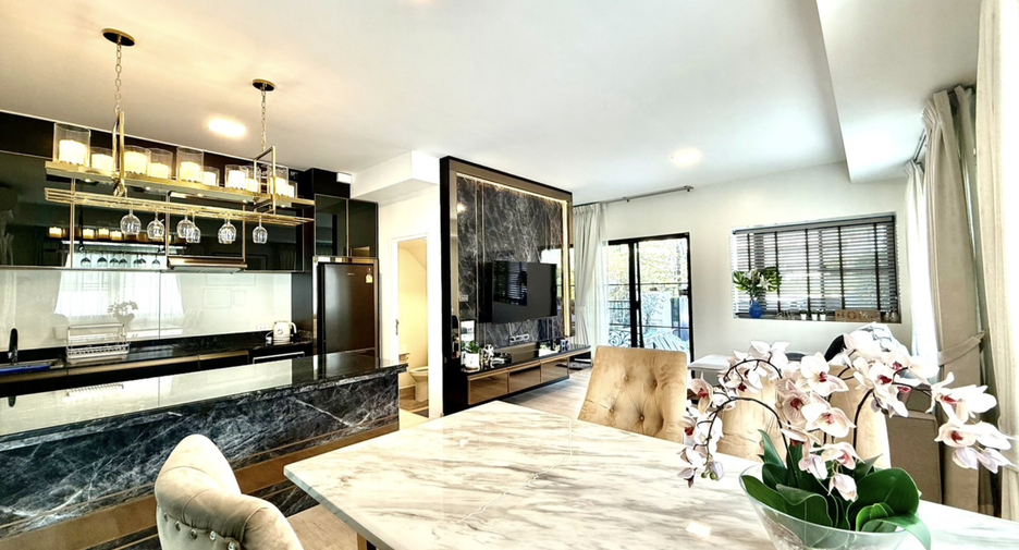 For rent 4 bedrooms house in Bang Phli, Samut Prakan