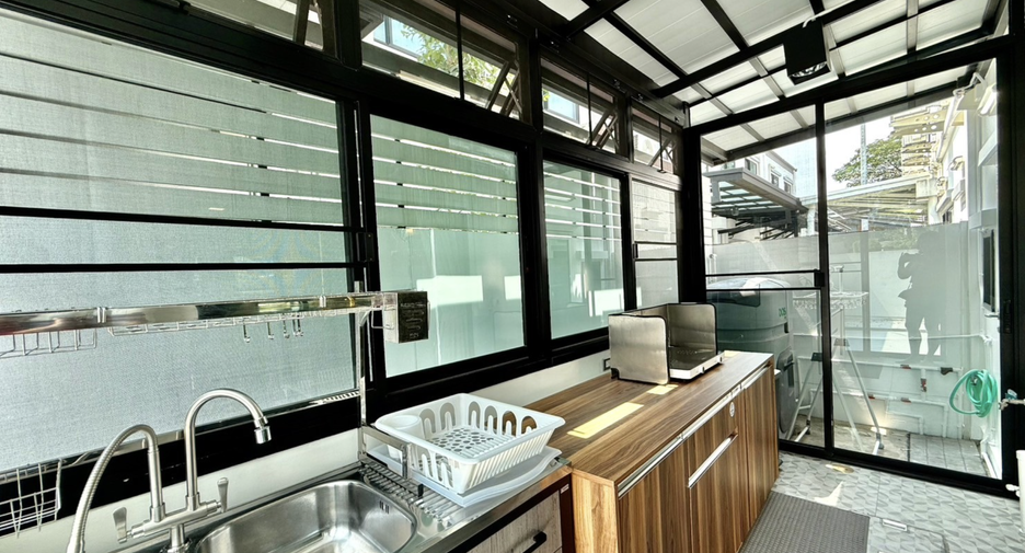 For rent 4 bedrooms house in Bang Phli, Samut Prakan