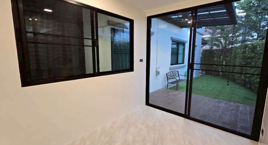 For rent 4 bedrooms house in Bang Phli, Samut Prakan